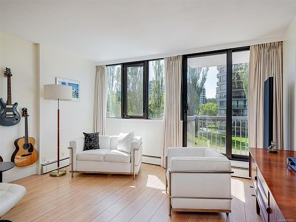 4th image of 647 Michigan St #309