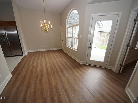 4th image of 3216 Lightspring Ln