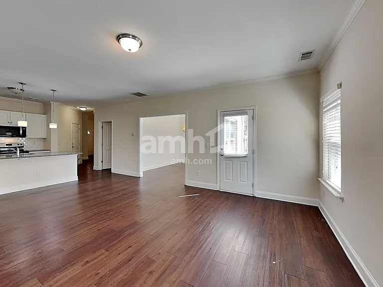 2750 Freemont St — Photo 5
