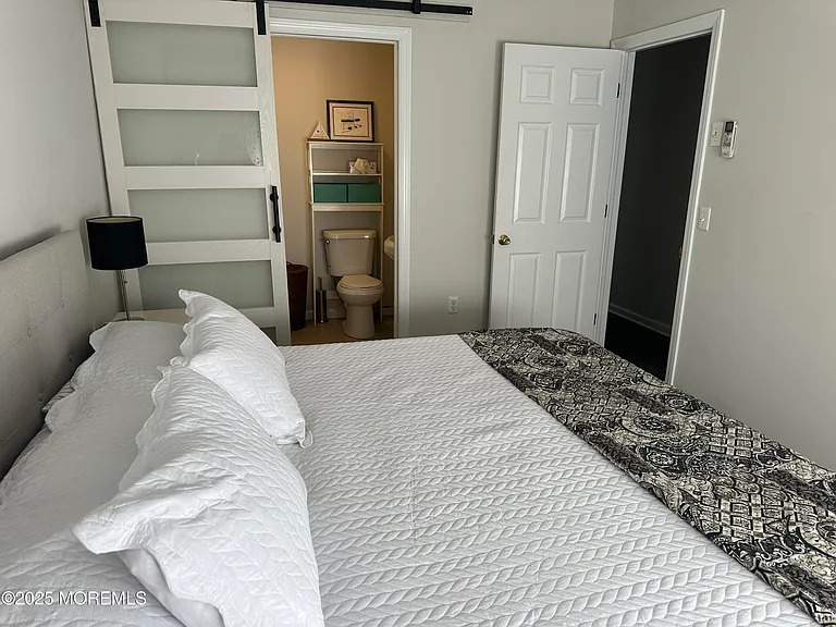 559 Tarpon Ave — Photo 6