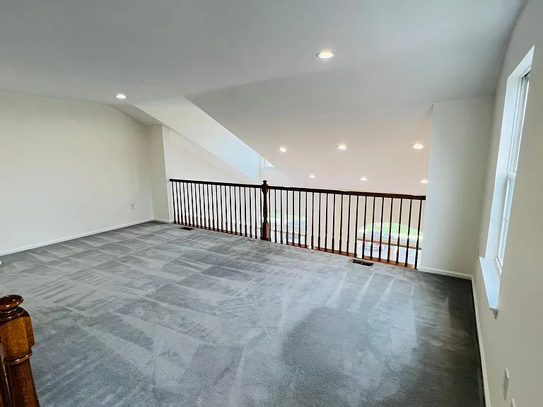 Large Loft Space (Gym / Office / Media Room)