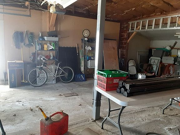 2nd image of 37 Chestnut St