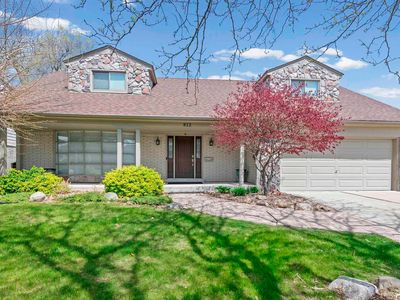 812 Moorland Dr, Grosse Pointe Woods, MI, 48236
