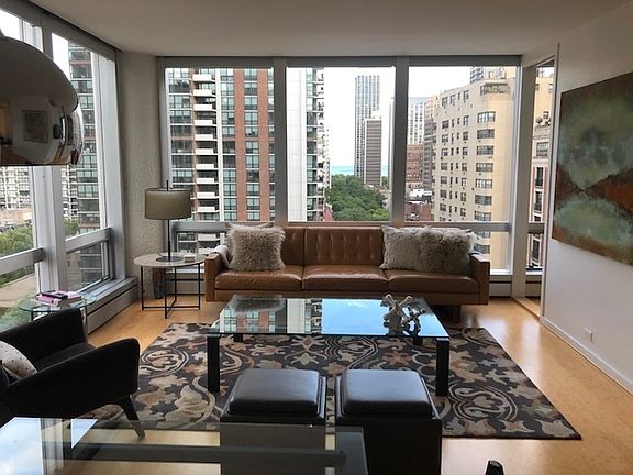5th image of 1300 N Astor St Unit 13C
