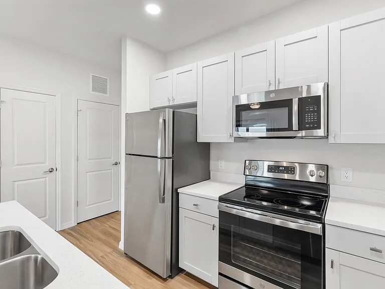 The Grove Apartment Homes — Photo 34