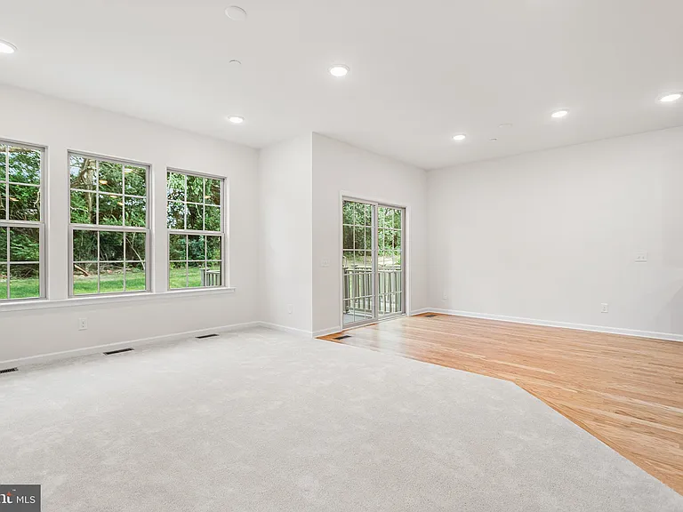 112 S Buck Tavern Way — Photo 9
