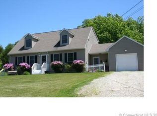 22 Huntington Dr, Plainfield, CT 06374