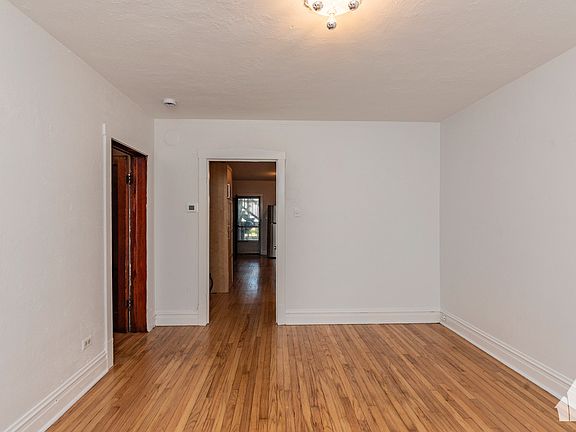 3rd image of 3079 N Elbridge Ave #1