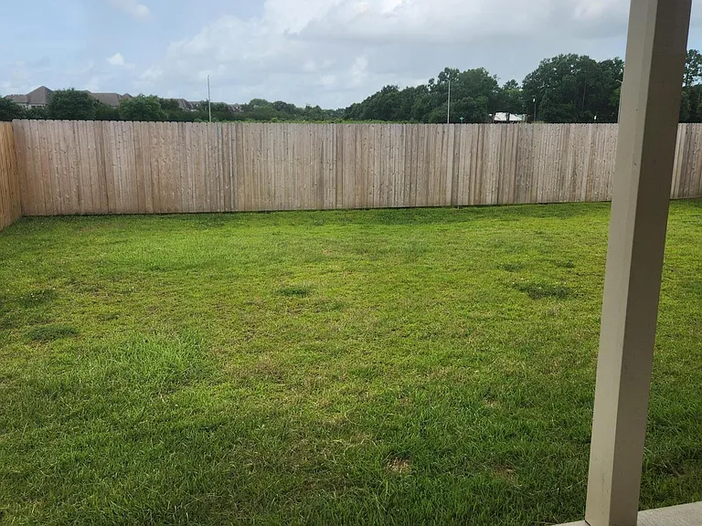 221 Wakely Ct — Photo 14