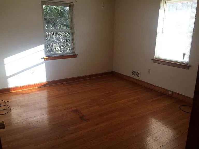 2702 Parkview Dr #A — Photo 5