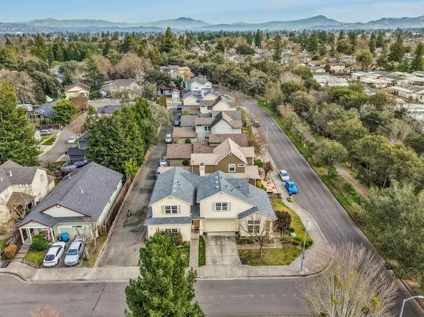 1352 Orsolini Pl, Santa Rosa, CA 95403