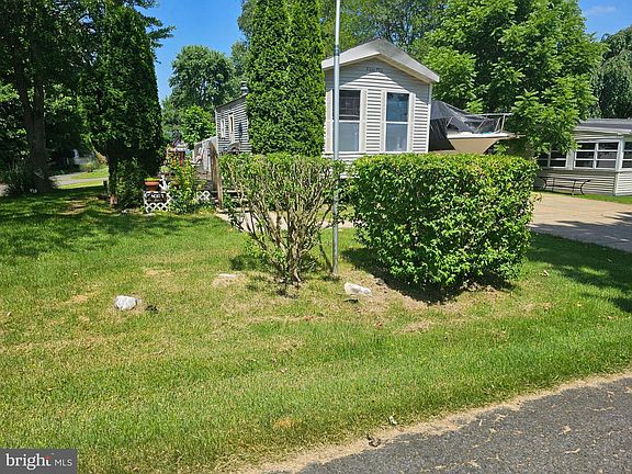 3rd image of 274-275 Hoonah Lane Gln #3