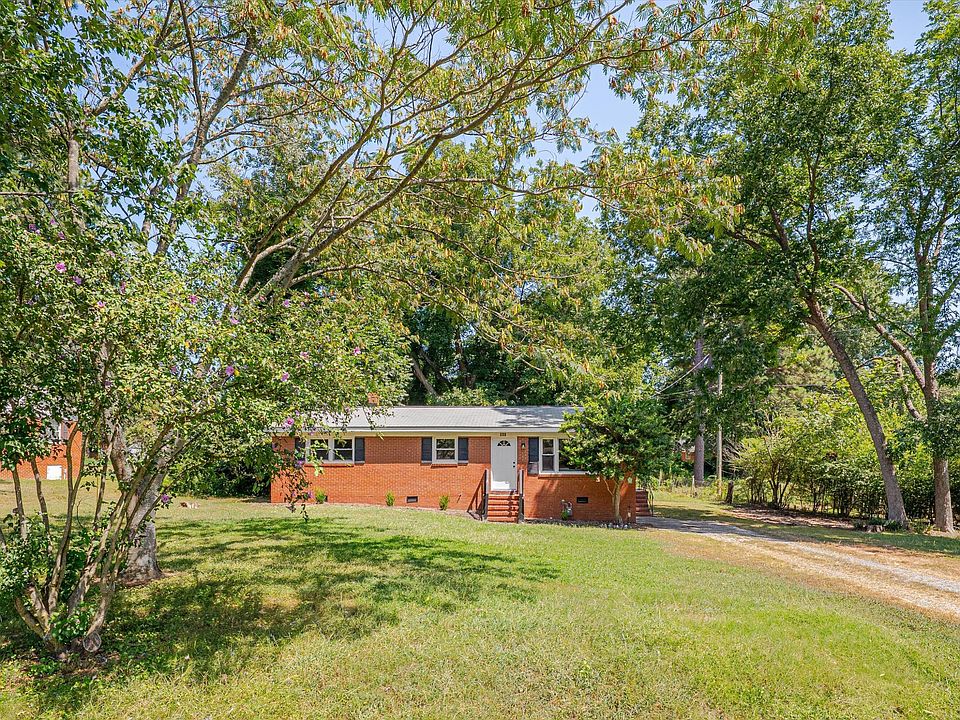 1st image of 165 Windsor Dr
