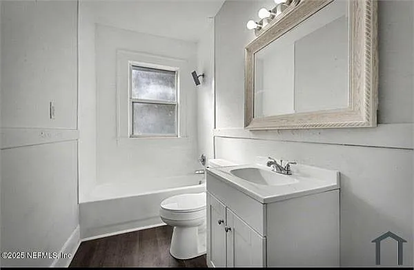 805 Lynton St — Photo 7