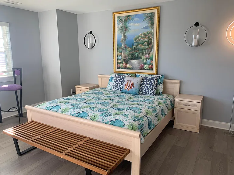 Bed room 1 - King size bed
