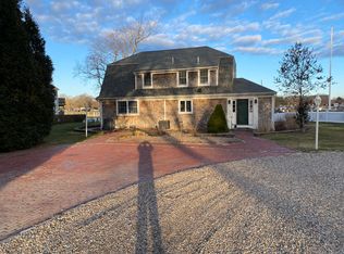 107 Falmouth Heights Rd, Falmouth, MA 02540