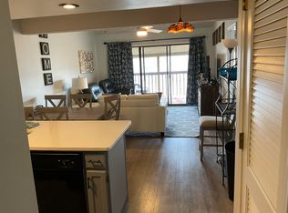 526 Notch Ln APT 10, Reeds Spring, MO 65737