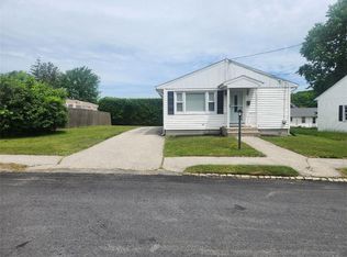 115 Hazelton St, Cranston, RI 02920