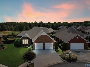 108 Canterbury Cir, Arab, AL 35016