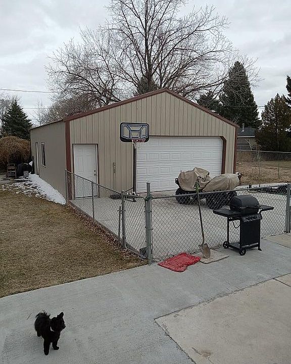 2nd image of 4738 Ponderosa St