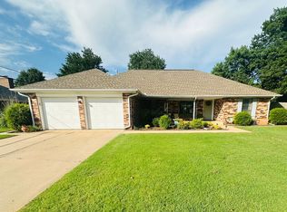9700 Lakeshore Dr, Oklahoma City, OK 73120