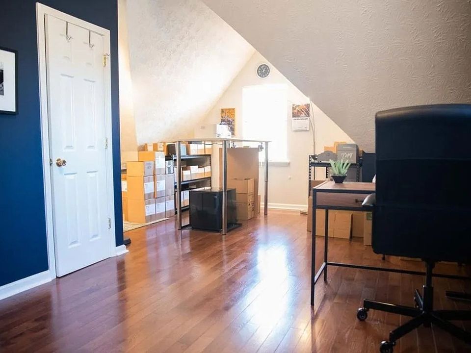 1st image of 2070 Emerald Dr