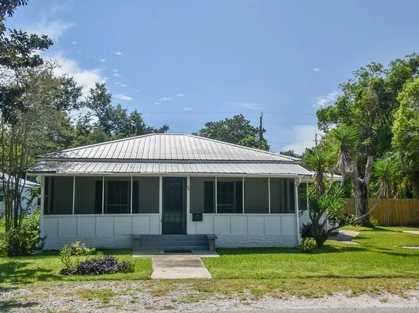 66 11th St, Apalachicola, FL 32320