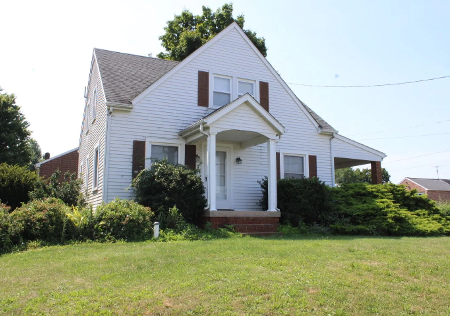 Single Family Home in Loganville/York Area — Photo 1