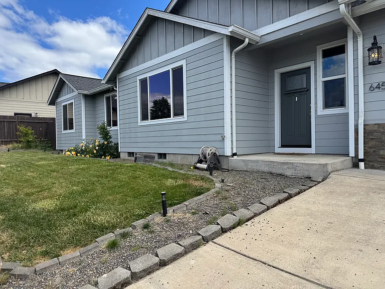 645 Wilson Ave — Photo 2