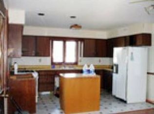 211 Dix Rd, Mount Calvary, WI 53057