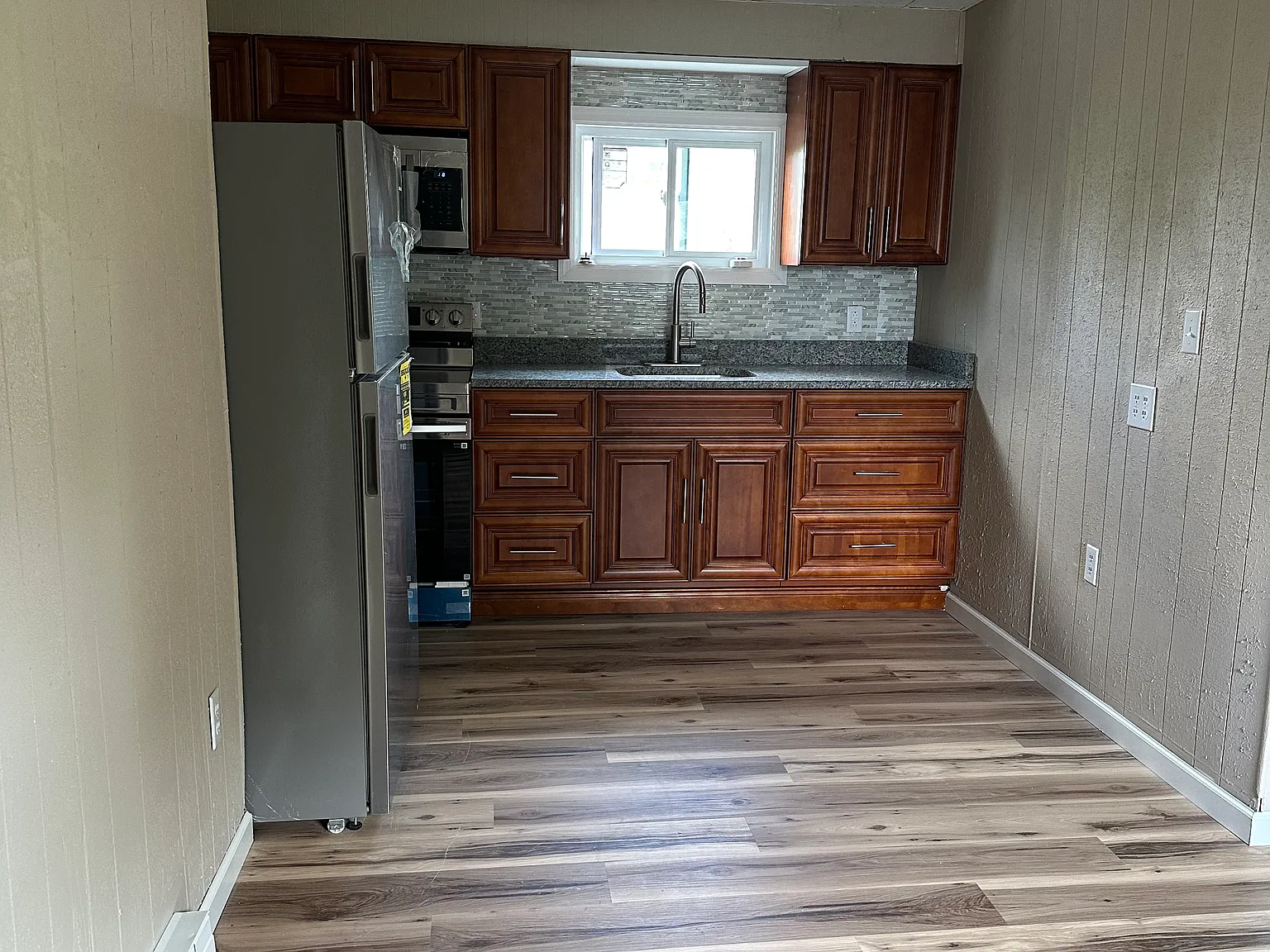 2 bed, 900 sqft, $1,100 — Photo 1