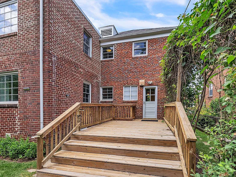 4306 Alton Pl NW — Photo 37