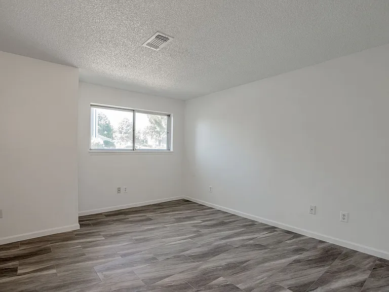 2330 E Fremont Ave #A19 — Photo 11
