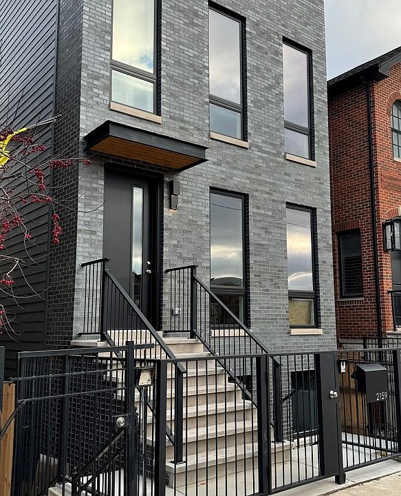 1st image of 2159 N Oakley Ave