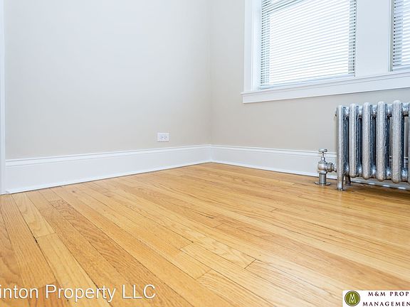 3rd image of 911 S Clinton Ave APT 3