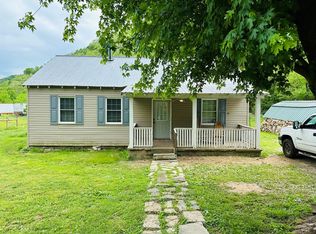 1611 Knob Creek Rd, Celina, TN 38551