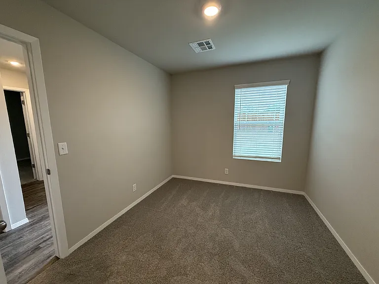316 N Cattle Dr — Photo 7