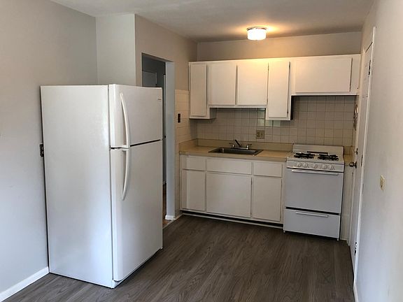 2nd image of 3113 Sherman Dr