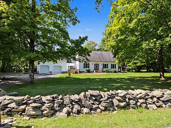 4th image of 304 Cedar Hill Road