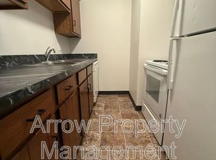 1421 D St APT 9, Lincoln, NE 68502