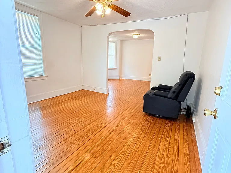 216 N Main St — Photo 3
