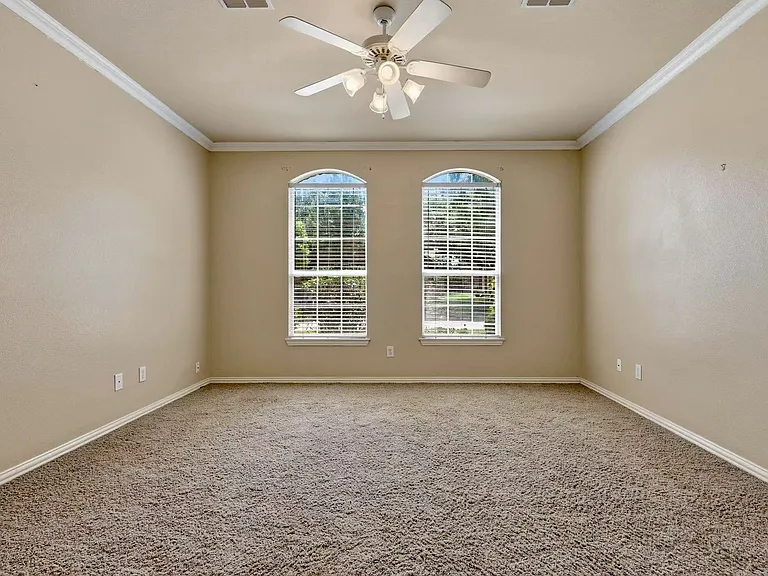 630 Waterview Dr — Photo 18