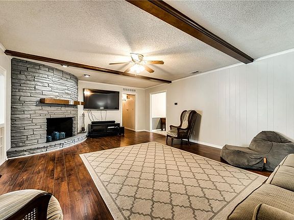 2nd image of 1501 Mayfield Ave