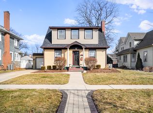 1037 Garfield Ave, Aurora, IL 60506