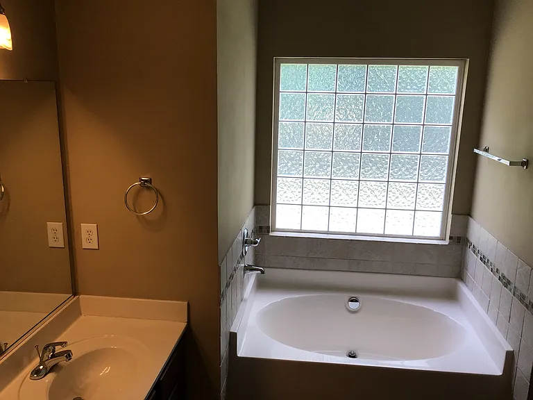 1045 Brookgreen Ln — Photo 8