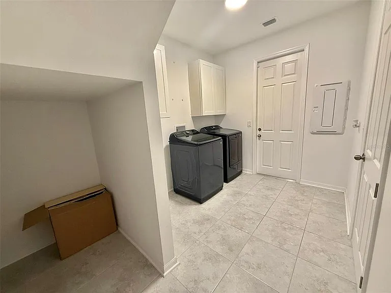 12189 Nouveau Ave — Photo 44