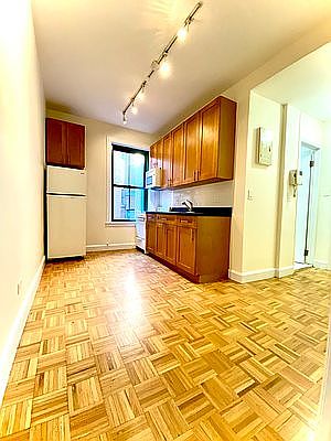 1st image of 520 E 79th St APT 5A