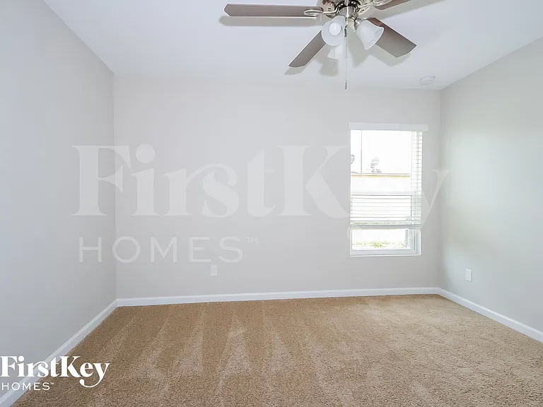 643 SW Sail Ter — Photo 11