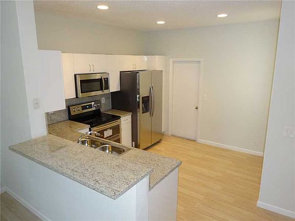 2nd image of 1986 Madeira Dr
