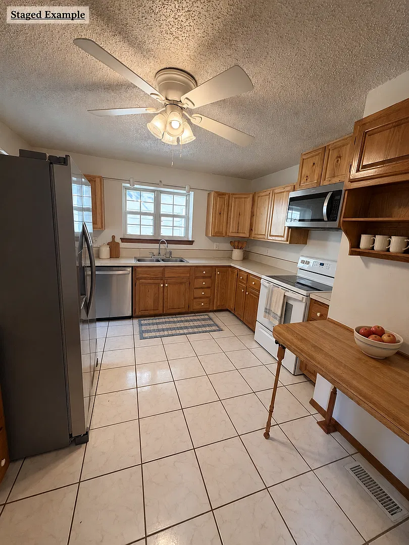 Classic Claremore Charm | 3 Bedrooms, Hardwood Floors & Welcoming Outdoor Spaces — Photo 4